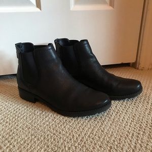 Sofft Black Leather chelsea boots